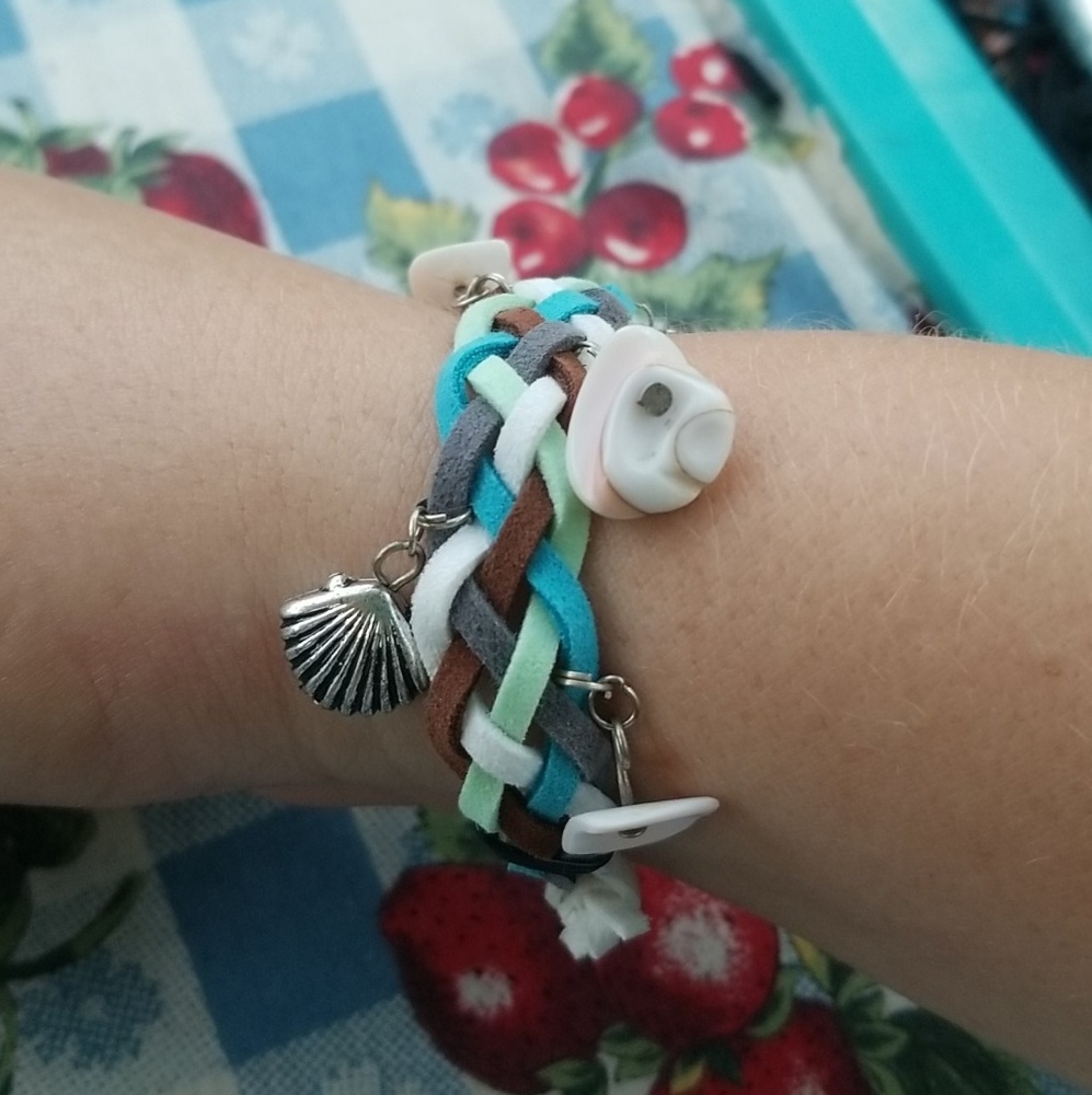 Hand made bracelets - Picture 2 of 3